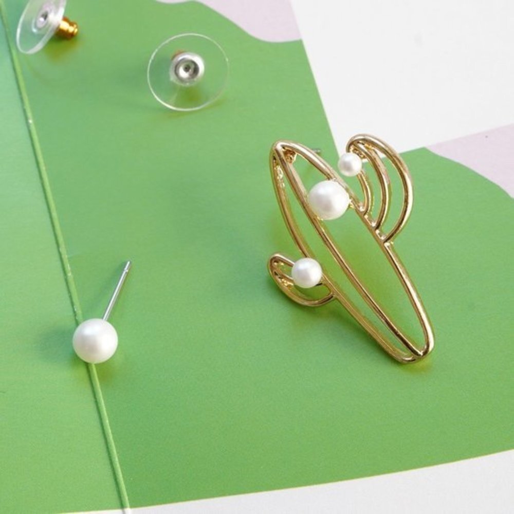 4/$25 Cactus Pearl Mismatch Earrings